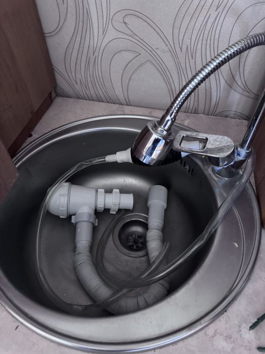 Продам б-у кухонный гарнитур угловой