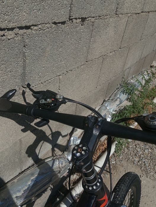 Велосипед спортивный размер:средний