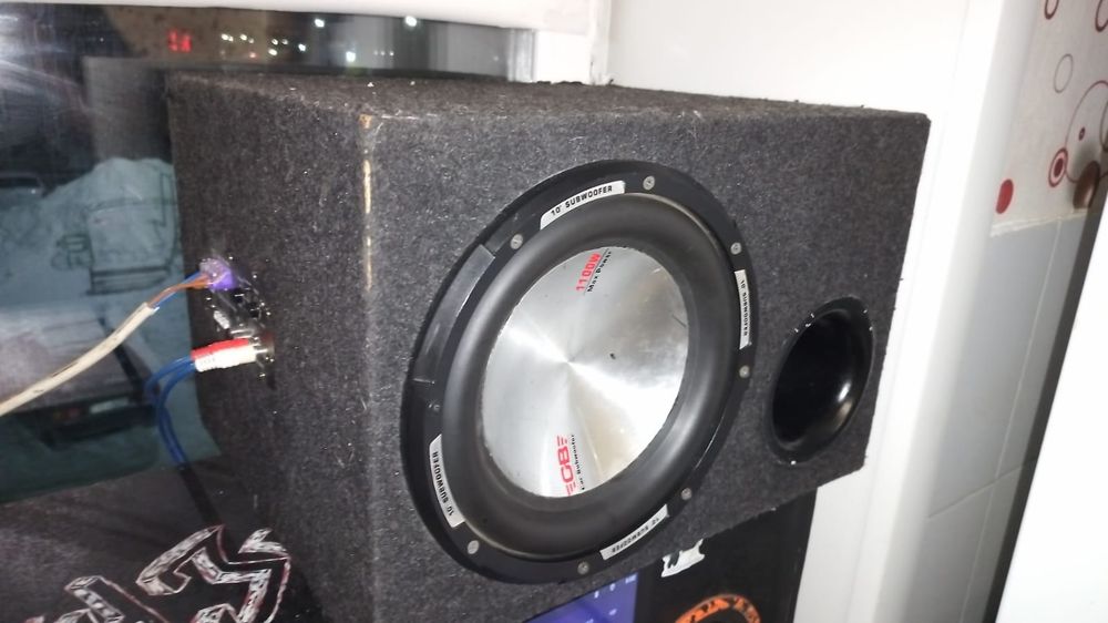 Продам сабвуфер.