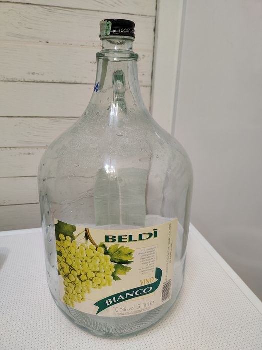 Бутыль 5 литров.