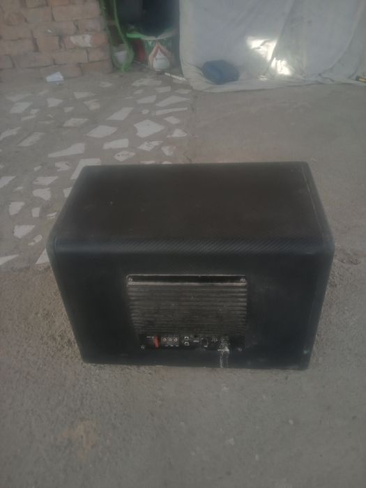сабвуфер 1800 w        .