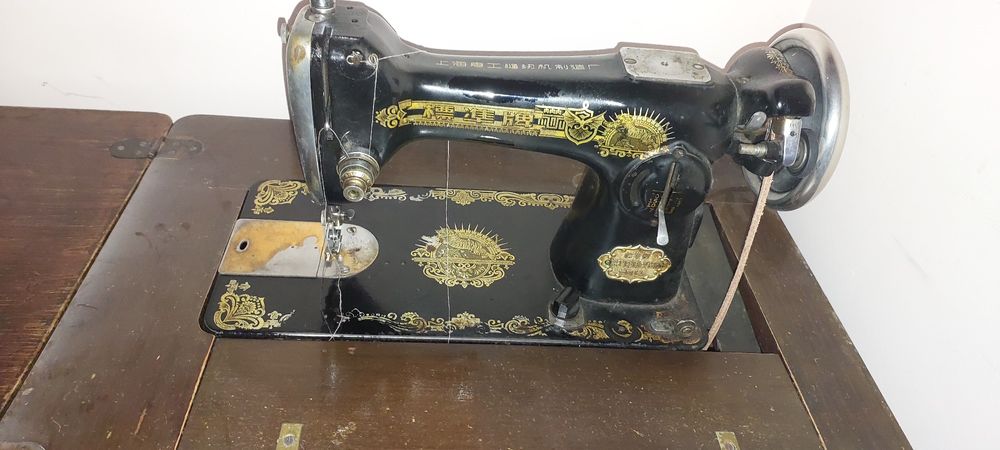 Швейная машина (антиквариат)