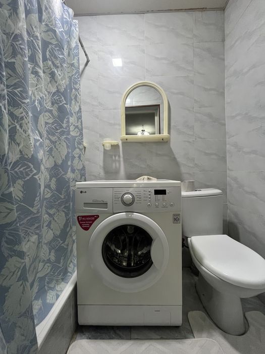 Срочно продам ! 1 комн/5/9 ( 20 квм) Авиасозлар -2 кафе Бухара