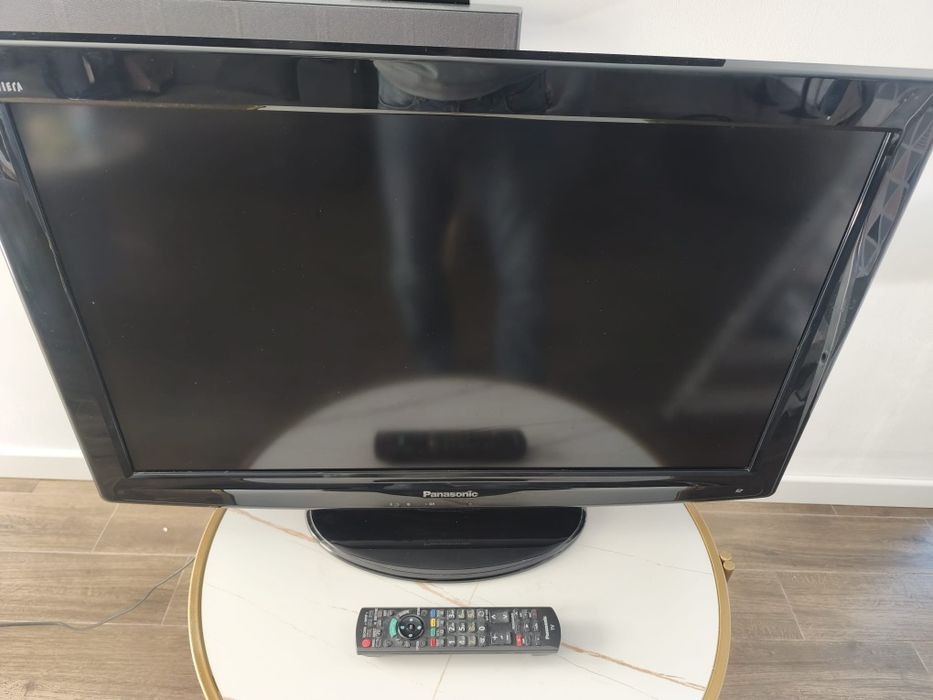 Televizor LCD Panasonic Viera 32 inch in stare perfecta, fabricat in Cehia, 499 lei