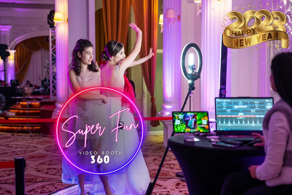 Platforma VideoBooth 360 de inchiriat: Nunti / Botezuri / Aniversari