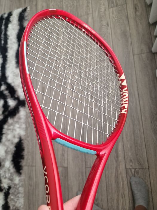 Vand racheta Yonex V core 98 2026