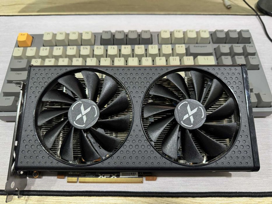 Продам видеокарту XFX RX 6600 XT 8GB