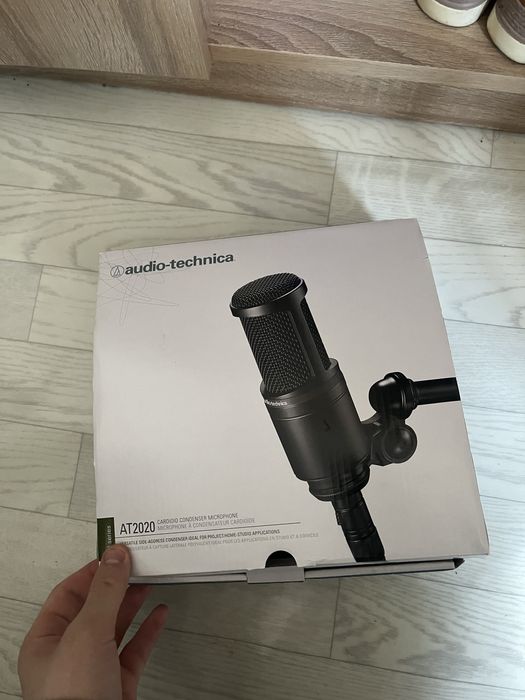 Продаю Микрофон AT2020