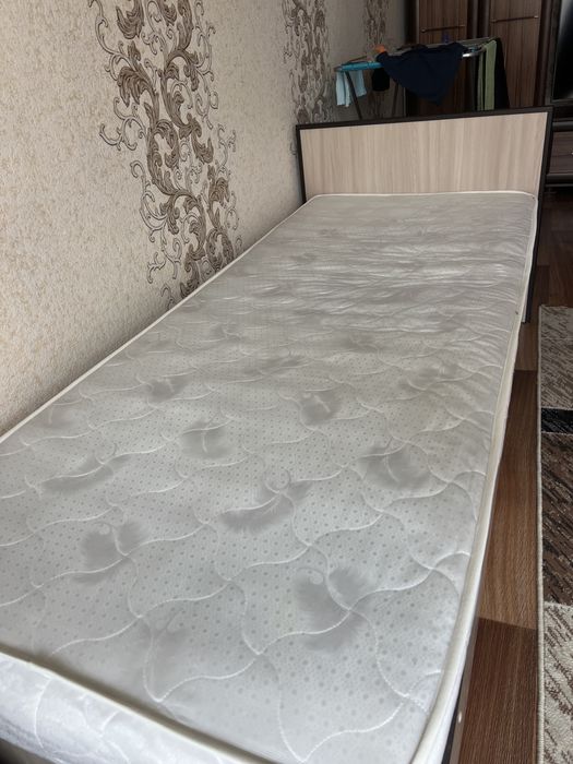 Кровать в отличным состояние