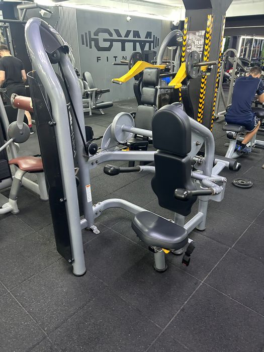 Vând presă triceps matrix