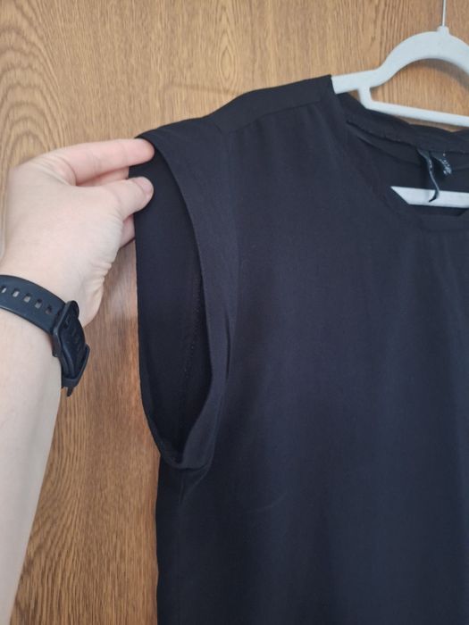 Tricou/Bluza neagră elegantă, marimea M