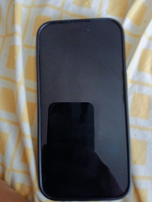 iPhone 15 simplu