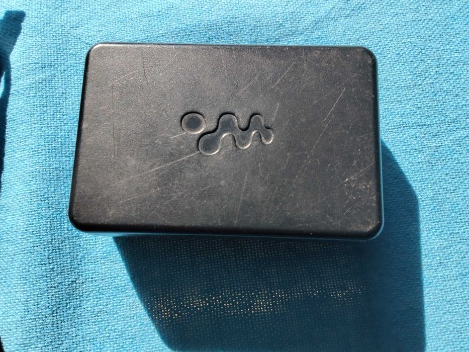 зарядно устройство за уокмъни  смартфони ,мини дискове на сони