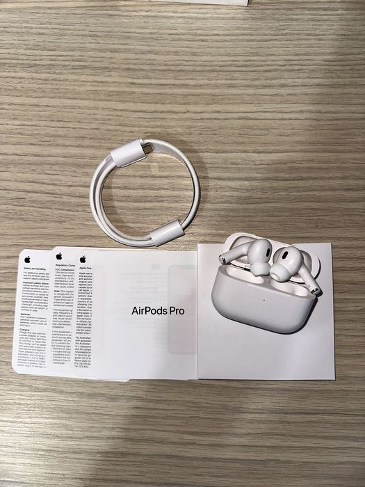 Căști AirPods 4