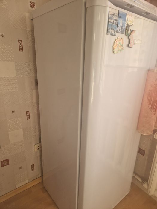 Продам морозильную камеру