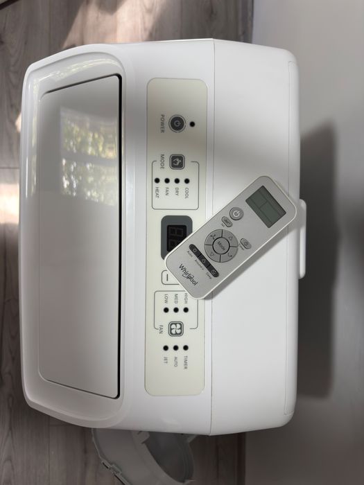Vând aparat de aer condiționat portabil Whirlpool PACF212HP W – stare foarte bună