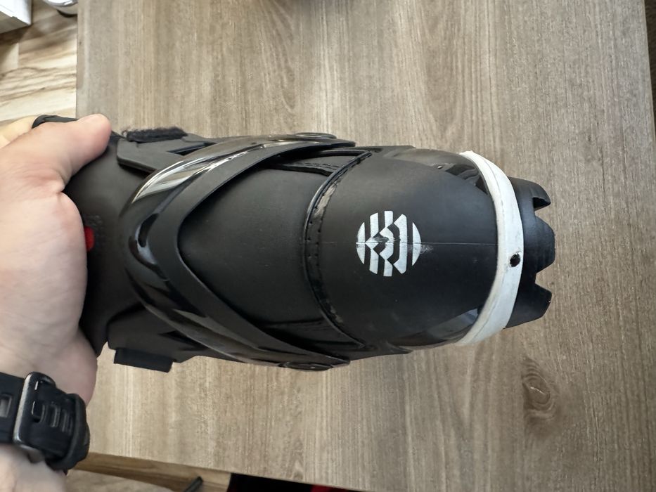 Продаю лыжные ботинки