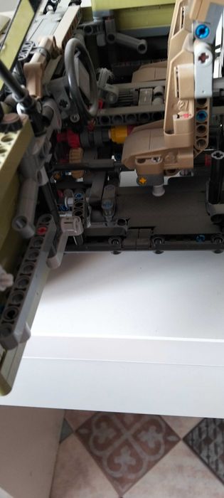 LEGO Tecnik LandRover продам