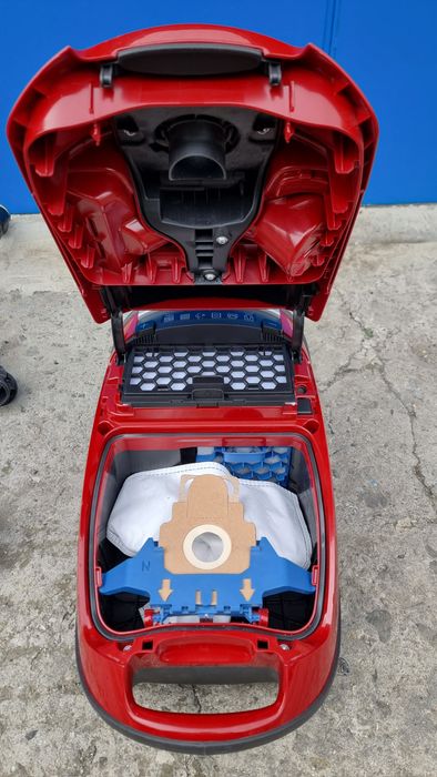 Прахосмукачка-Miele C3