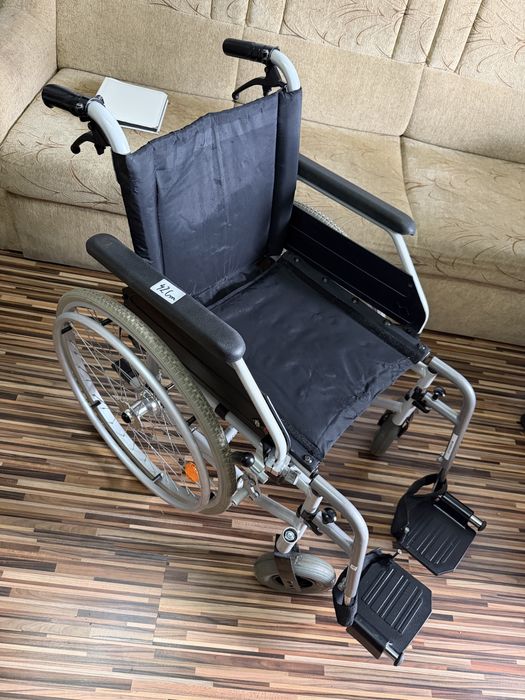 Scaun rulant medical batrani handicap dizabilitati