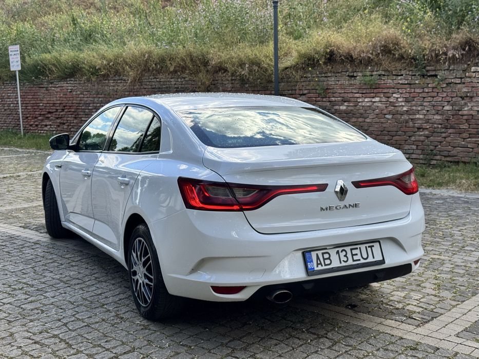 Renault Megane 4 sedan 1.6 GPL
