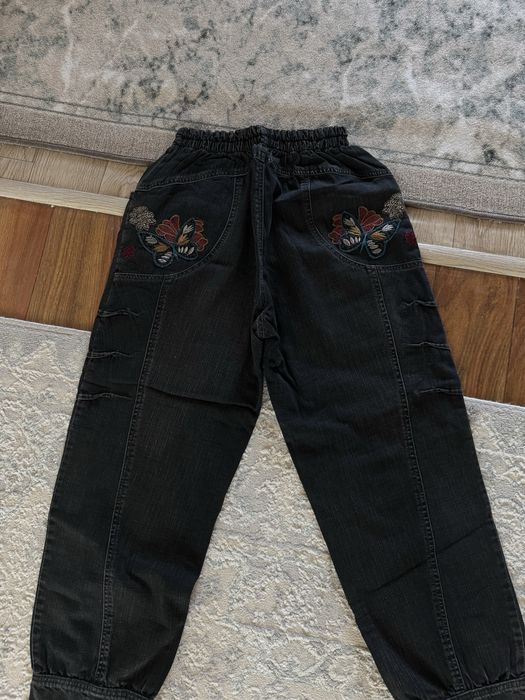 Продам женские джинсы