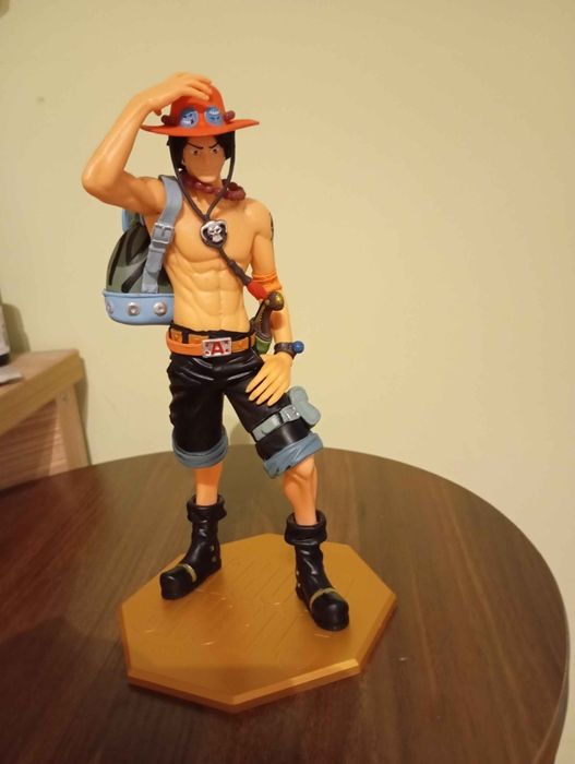 one piece цялостна колекция(разгледайте всички снимки)