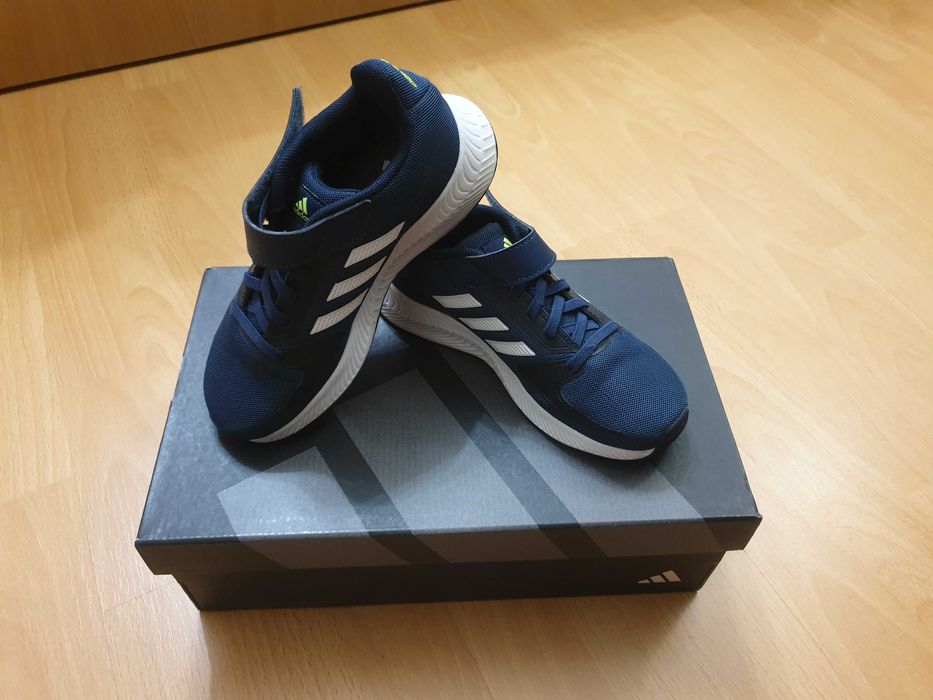 Adidasi originali Adidas marime 31 talpic 20cm ca noi