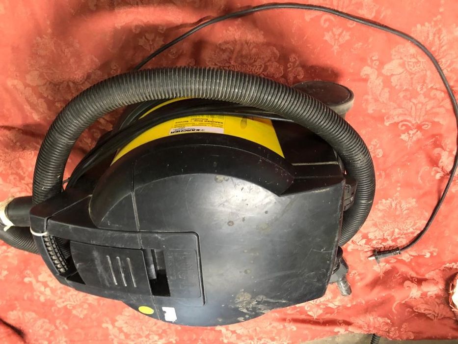 Aspirator karcher T201 cu perie electrica