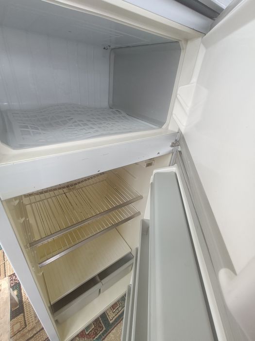 Холодильник с даставкой. 30000тг