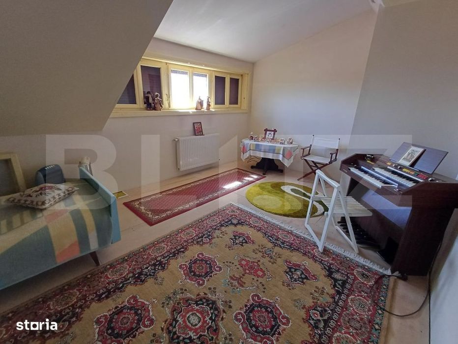 Casa cu 8 camere, 400 mp, 15 ari teren, Salcea