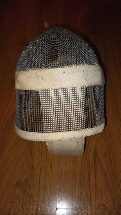 + Casca de scrima anii 40-50 marca Leon Paul  +