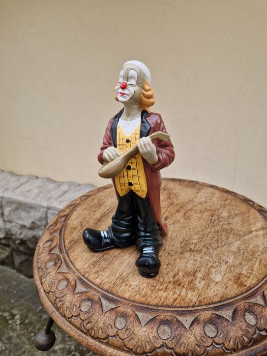 Страхотна антикварна колекционерска керамична фигура клоун