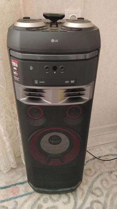 Калонка үлкен мекрафонымен новвй
