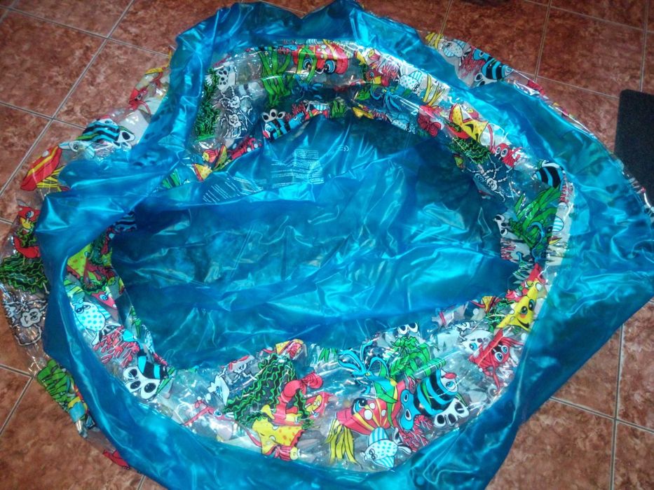 de  vanzare  piscina  pentru  copii !!!