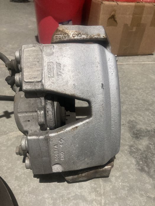 Спирачни апарати+ дискове и накладки за Ауди А6.А4.А8