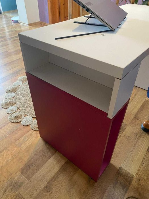 Birou minimalist copii, alb si roz