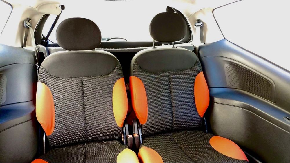 Продавам Citroen C2, подарък 4 летни гуми