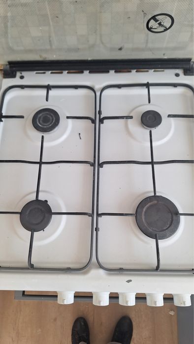 Продам газоавую плиту