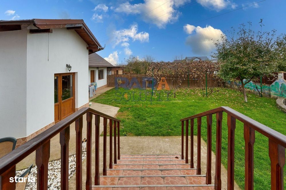 Vilă cu 6 dormitoare, 2 garaje, anexe multiple - 2076 mp teren