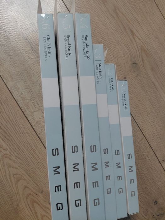 Продам ножи Smeg новые