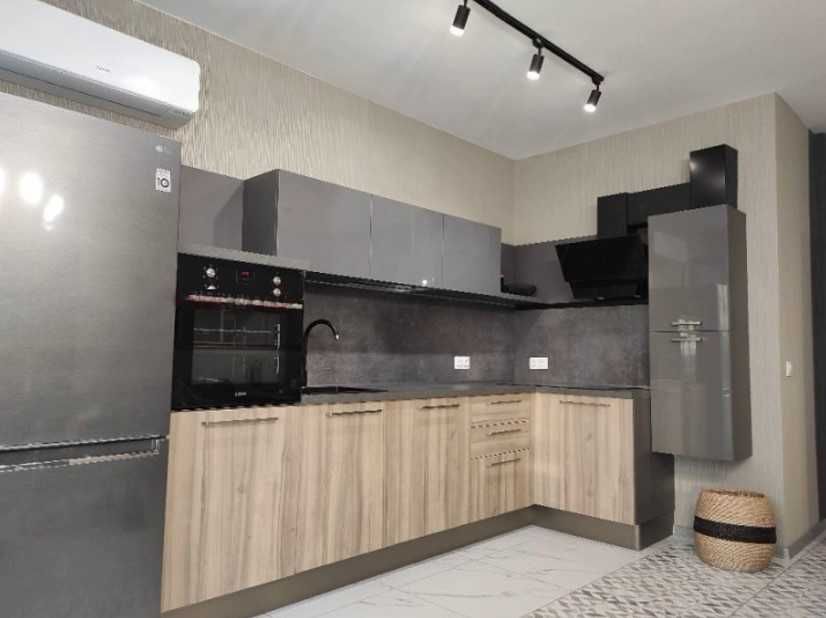 Дава се под наем Четиристаен апартамент в София, Младост 3 - 130 кв.м за 970 € - Снимка #2