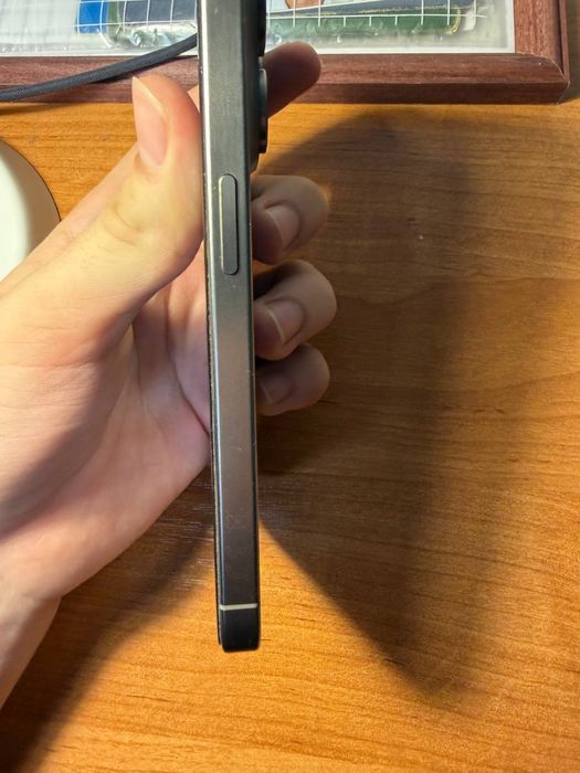 Продаю Iphone 15 pro