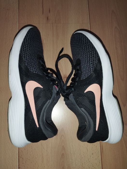 Маратонки Nike р.38, 24 см