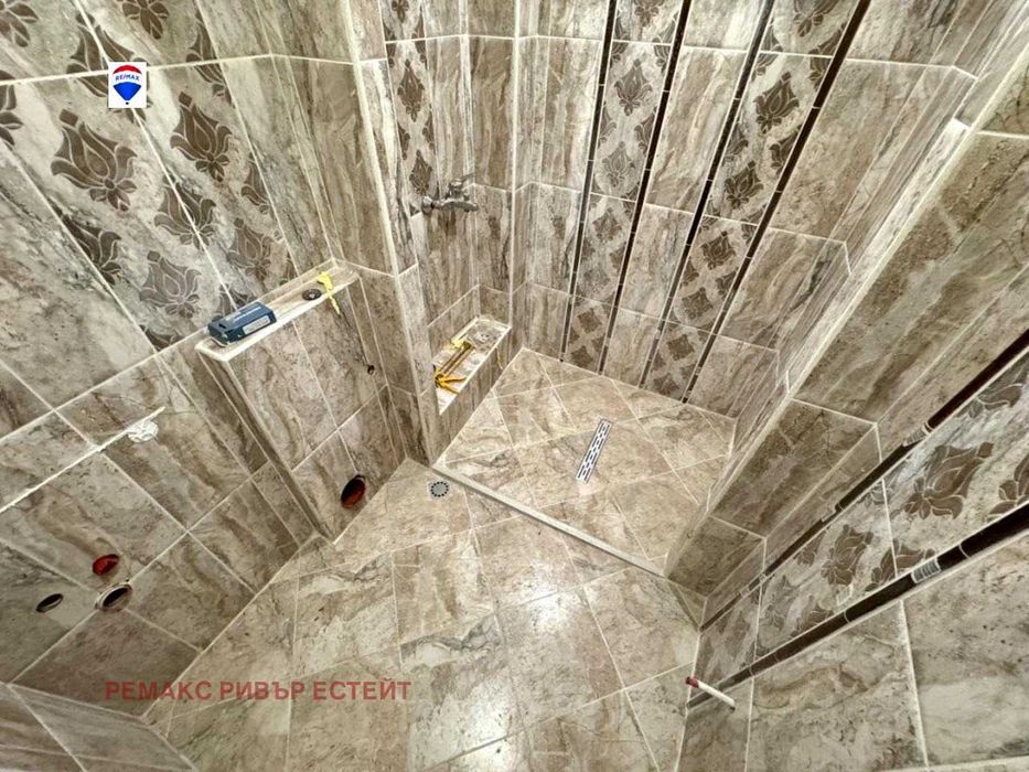 Продава се Къща в Русе, в.з. Средна кула - 300 кв.м за 600 €/кв.м - Снимка #3