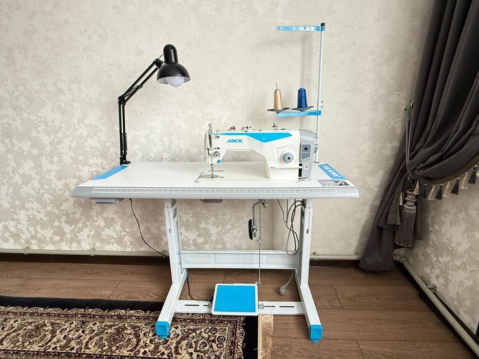 Швейная машина Jack 5