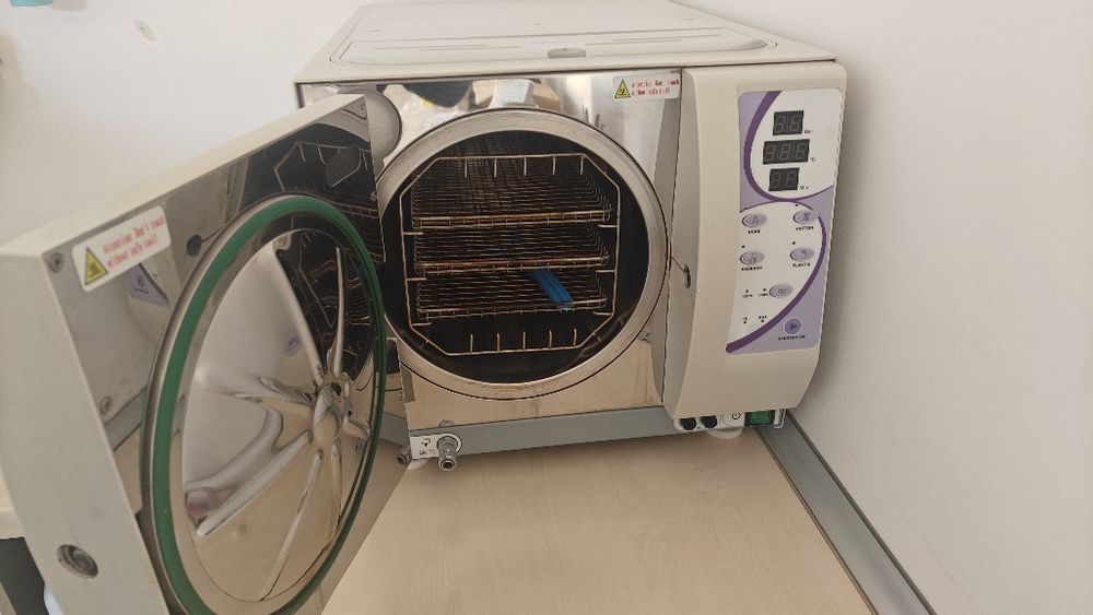 Vând Autoclav Woson clasa B 23 litri