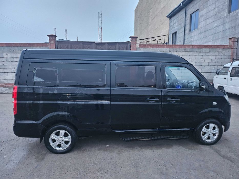 Mikroavtobus sotiladi