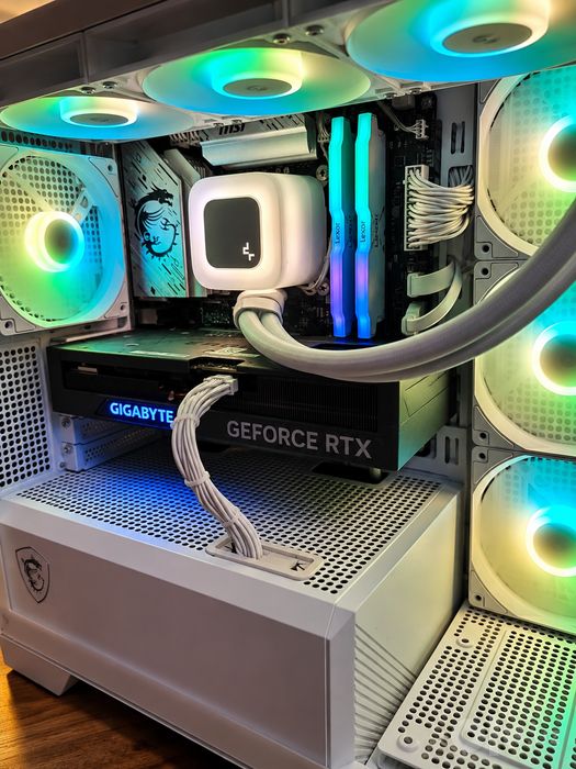 Rtx4070ti 12gb/32gb ddr5 6000mhz/Core i5 14600kf/b760 msi gaming plus/