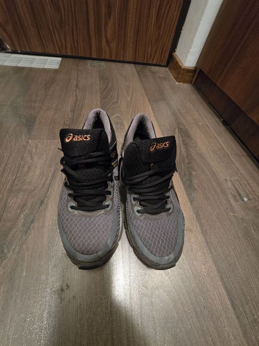 Adidasi asics kinsey 6